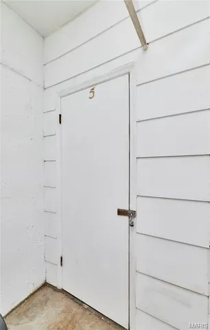 $250,000 | 1525 Hampton Hall Drive, Unit 5, Chesterfield, MO 63017