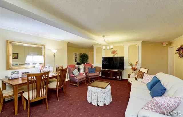 $250,000 | 1525 Hampton Hall Drive, Unit 5, Chesterfield, MO 63017