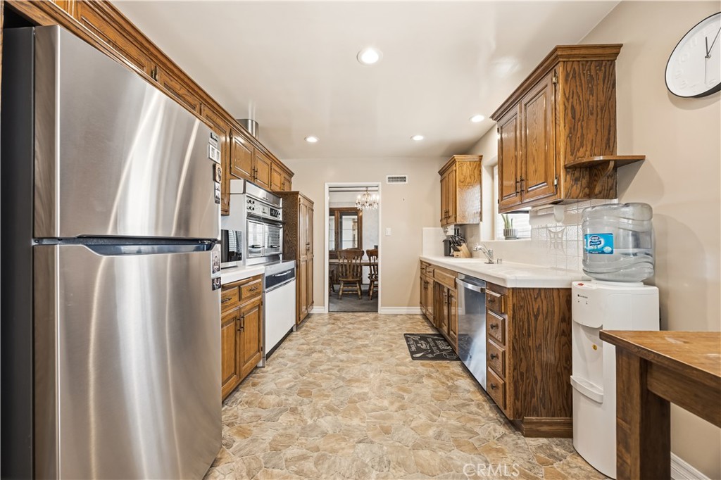 10061 Van Ruiten Street Bellflower, CA 90706 - Photo 6 of 29