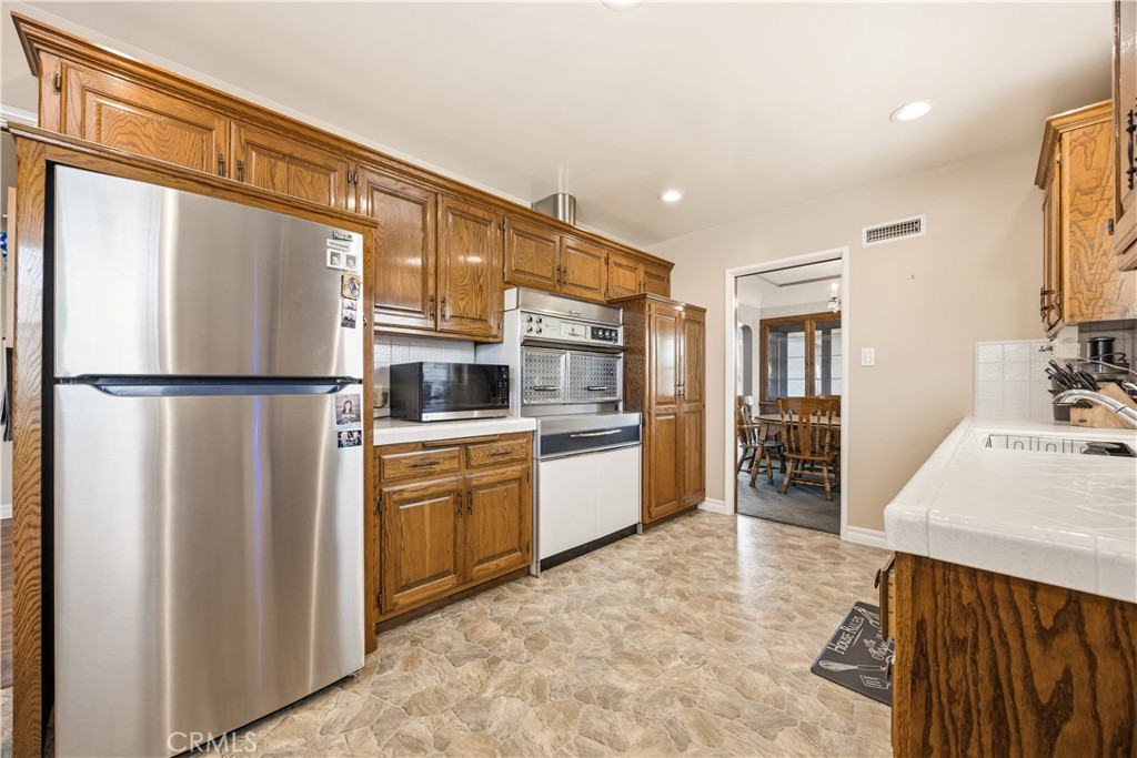 10061 Van Ruiten Street Bellflower, CA 90706 - Photo 7 of 29