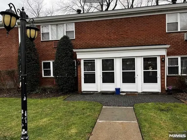 $2,200 | 65 Regency Park, Unit 65, Ramsey, NJ 07446