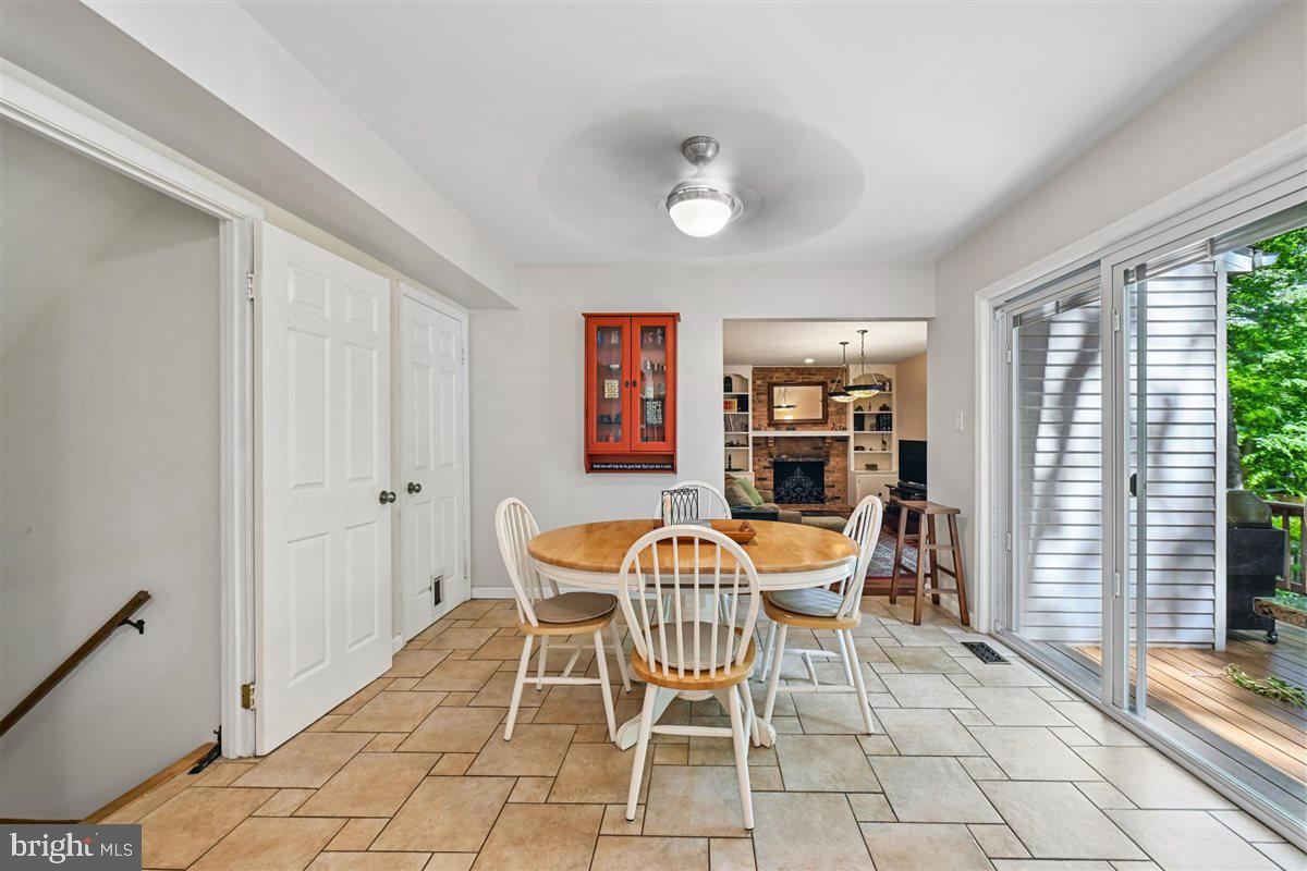 15723 Brandywine Road Dumfries, VA 22025 - Photo 10 of 39 large dining area
