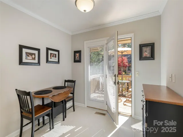 $395,000 | 303 North Scarlet Oak Lane, Hendersonville, NC 28791