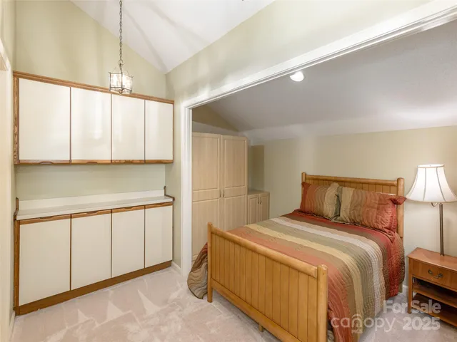 $395,000 | 303 North Scarlet Oak Lane, Hendersonville, NC 28791