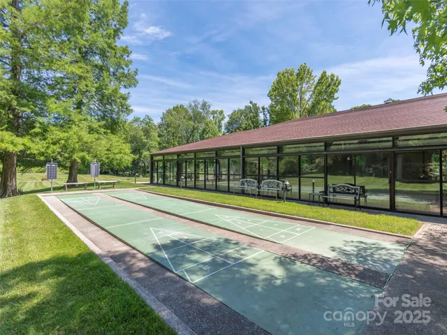 $395,000 | 303 North Scarlet Oak Lane, Hendersonville, NC 28791