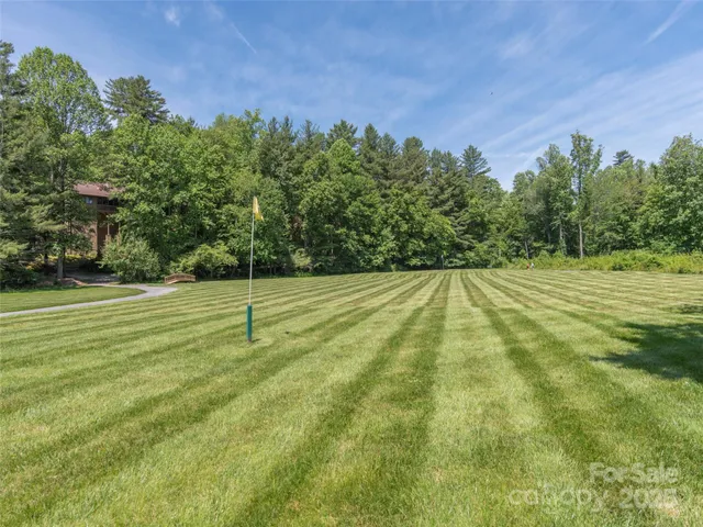 $395,000 | 303 North Scarlet Oak Lane, Hendersonville, NC 28791