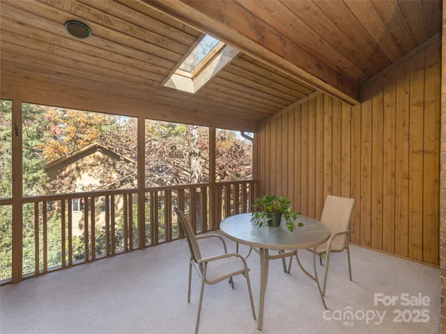 $395,000 | 303 North Scarlet Oak Lane, Hendersonville, NC 28791