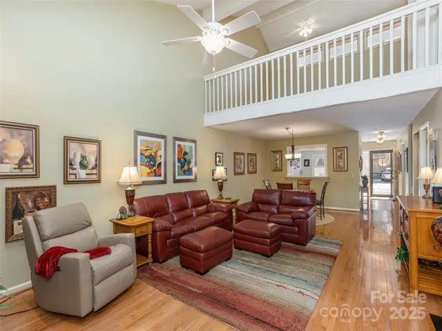 $395,000 | 303 North Scarlet Oak Lane, Hendersonville, NC 28791