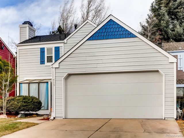 a view of a house front of house
