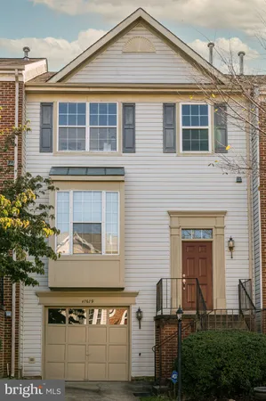 $2,900 | 47679 Comer Square, Sterling, VA 20165