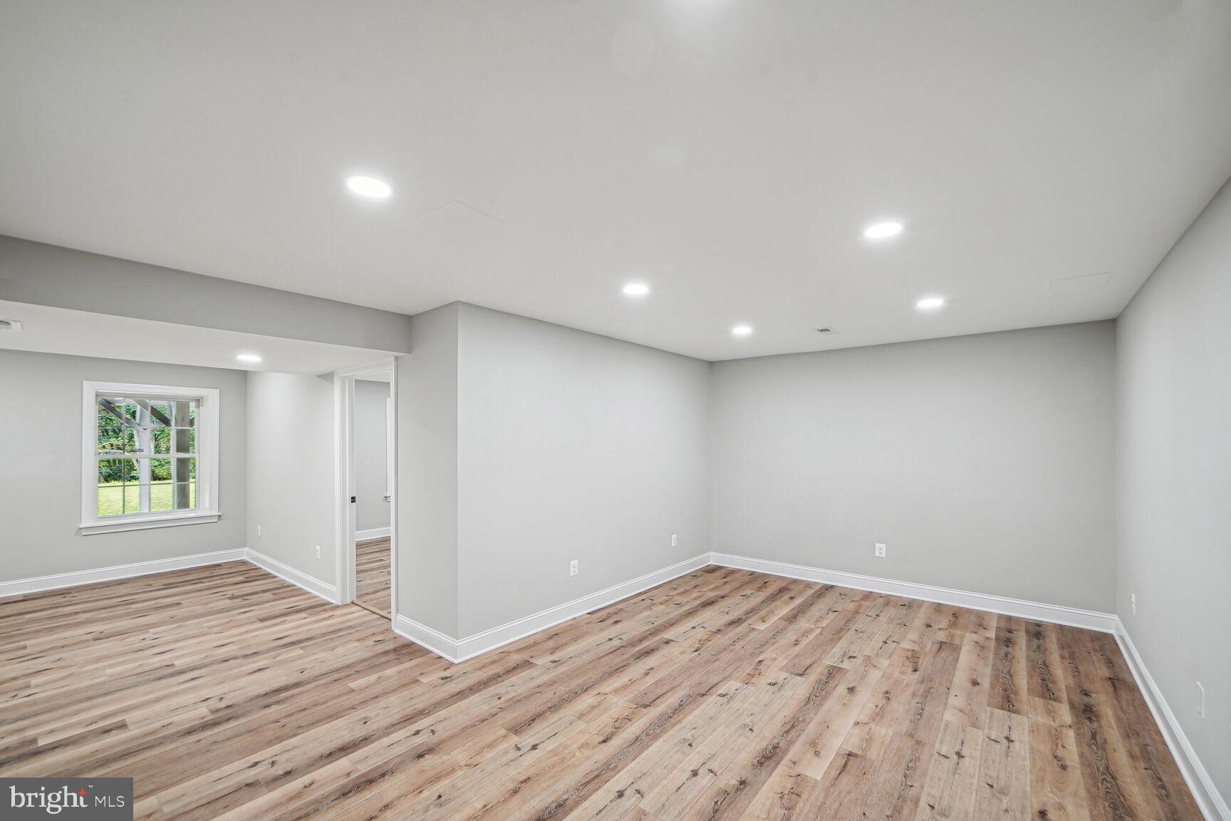 950 Ridge Road Mount Airy, MD 21771 - Photo 7 of 34