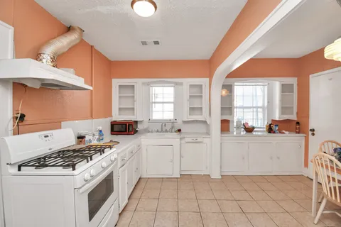 $325,000 | 1433 Scharpe Street, Houston, TX 77023