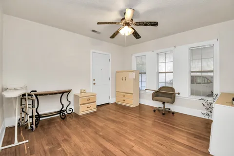 $325,000 | 1433 Scharpe Street, Houston, TX 77023