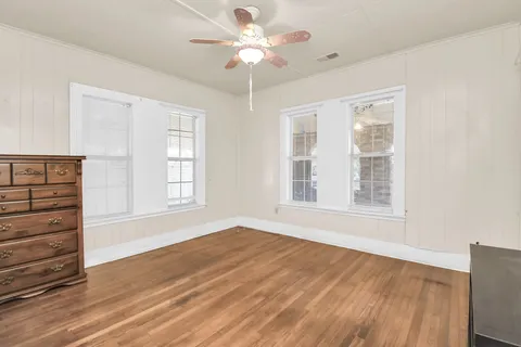 $325,000 | 1433 Scharpe Street, Houston, TX 77023