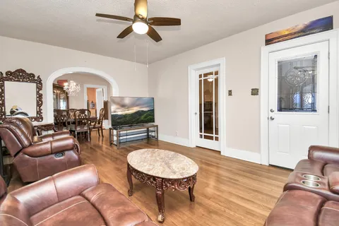 $325,000 | 1433 Scharpe Street, Houston, TX 77023