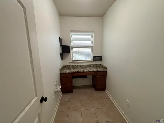 $2,000 | 510 Greenwich Drive, Baton Rouge, LA 70820