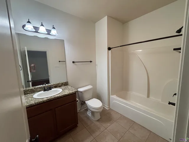 $2,000 | 510 Greenwich Drive, Baton Rouge, LA 70820