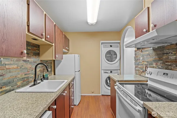 $290,000 | 625 North Jackson Avenue, Unit C24, Tacoma, WA 98406