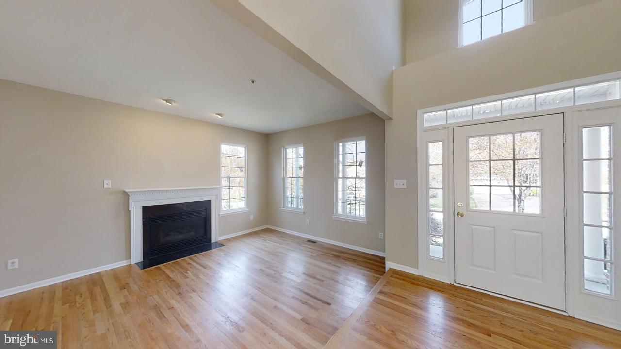 12106 Snowden Woods Road Laurel, MD 20708 - Photo 2 of 51 Foyer and Living Room