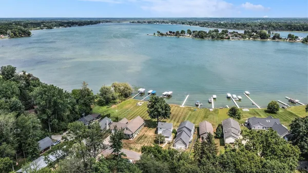 $789,000 | 11987 West Indian Lake Drive, Vicksburg, MI 49097