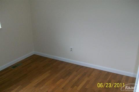 6483 Chicago Road Flushing, MI 48433 - Photo 9 of 10 20144470-8.JPG