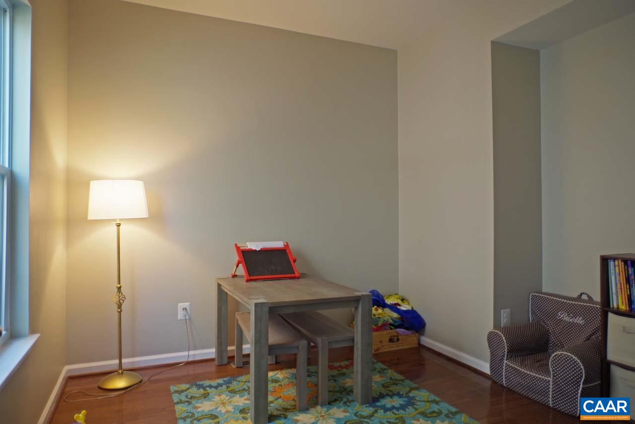 5424 Park Road Crozet, VA 22932 - Photo 21 of 50 a room with furniture and a lamp