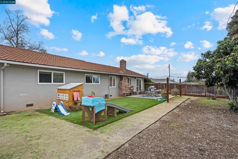 $899,000 | 5607 Lassen Court, Clayton, CA 94517