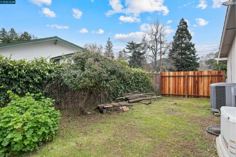 $899,000 | 5607 Lassen Court, Clayton, CA 94517