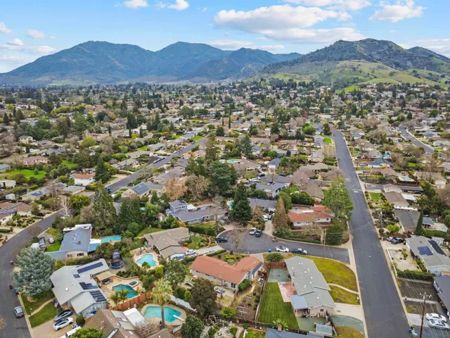 $899,000 | 5607 Lassen Court, Clayton, CA 94517