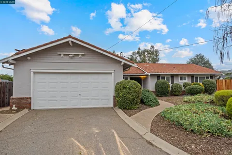 $899,000 | 5607 Lassen Court, Clayton, CA 94517