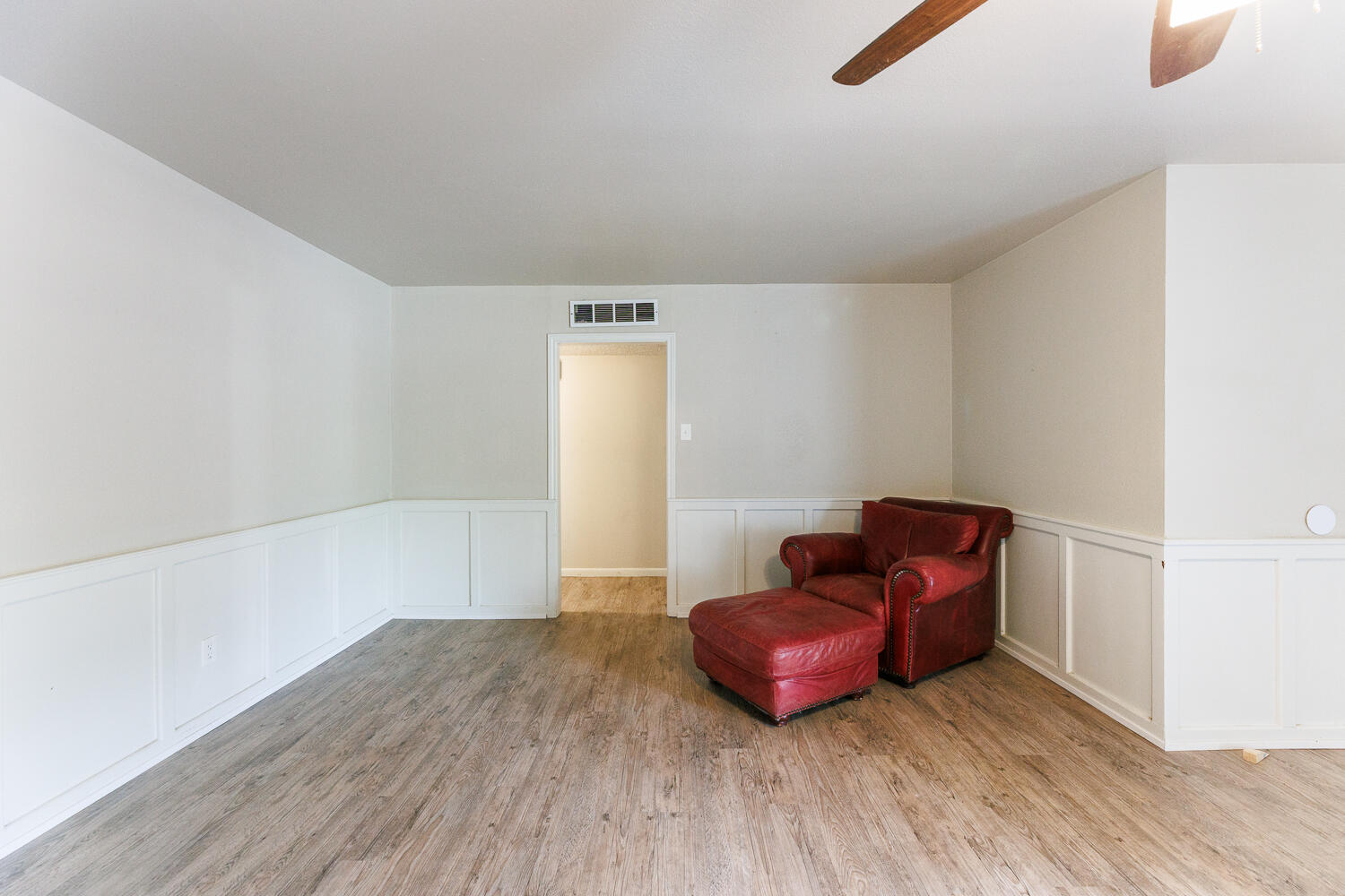 4208 40th Street Lubbock, TX 79413 - Photo 11 of 51 Living Area