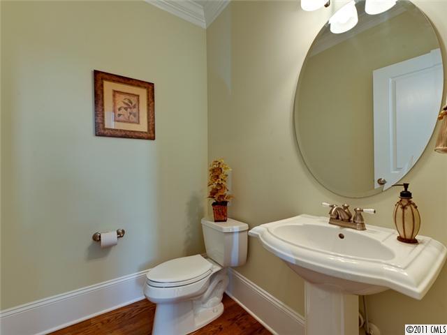 325 Spring Street, Unit 325 Davidson, NC 28036 - Photo 6 of 16 Gallery Image 6