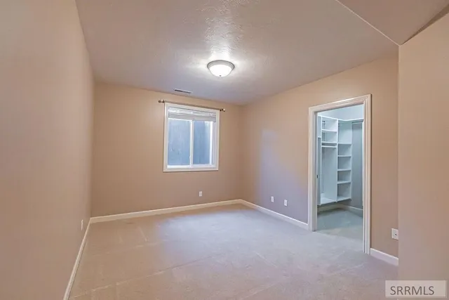 $2,200 | 230 Hampton Lane, Idaho Falls, ID 83404