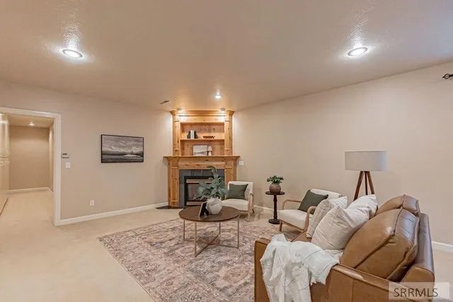$2,200 | 230 Hampton Lane, Idaho Falls, ID 83404