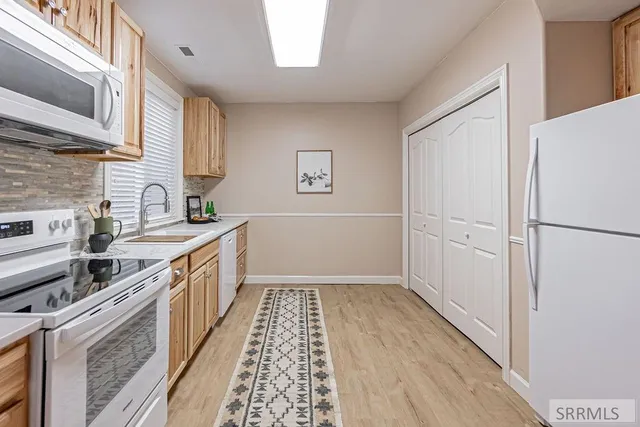 $2,200 | 230 Hampton Lane, Idaho Falls, ID 83404