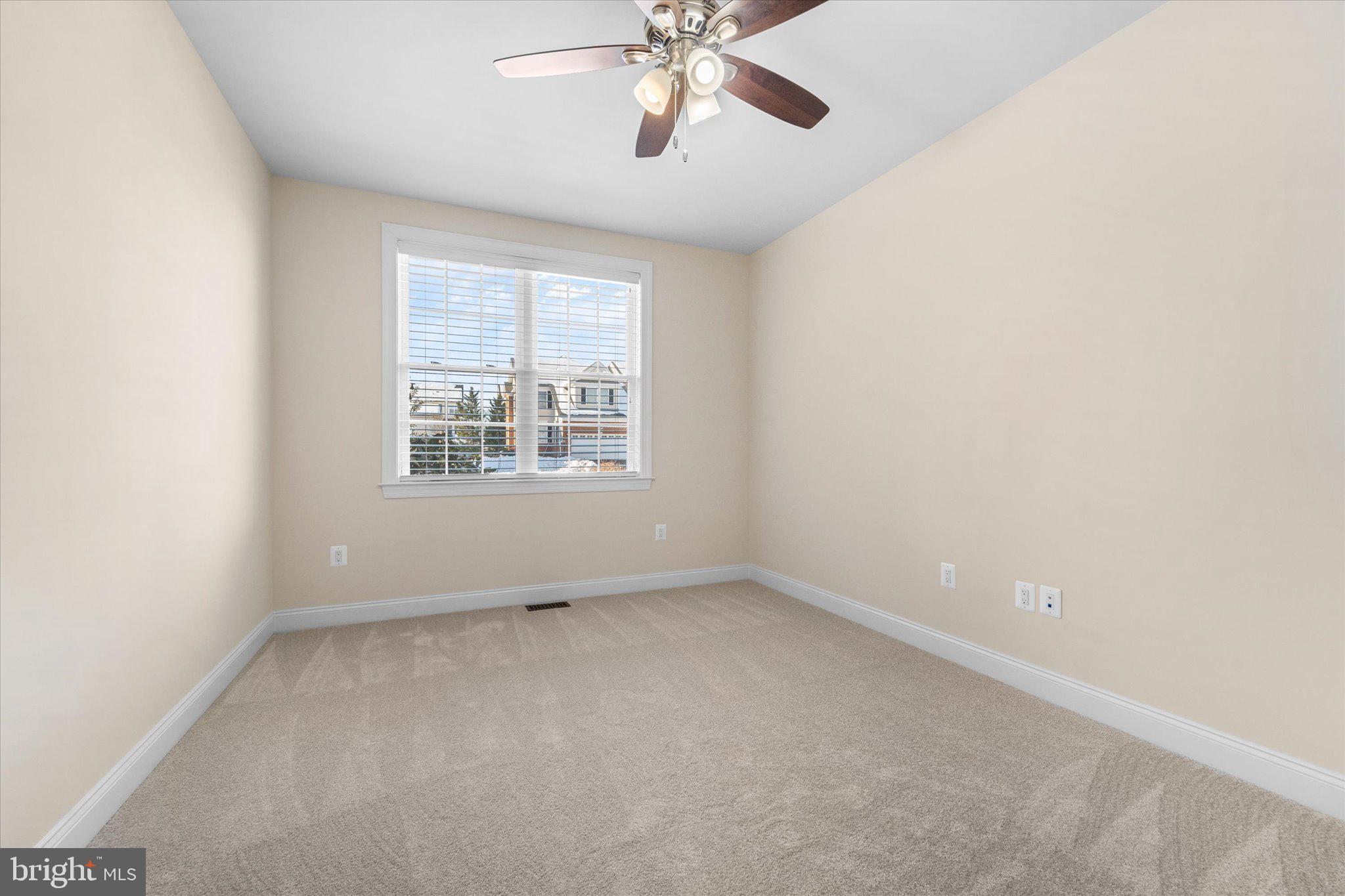 22990 Weybridge Square Ashburn, VA 20148 - Photo 20 of 66 Main Level Office
