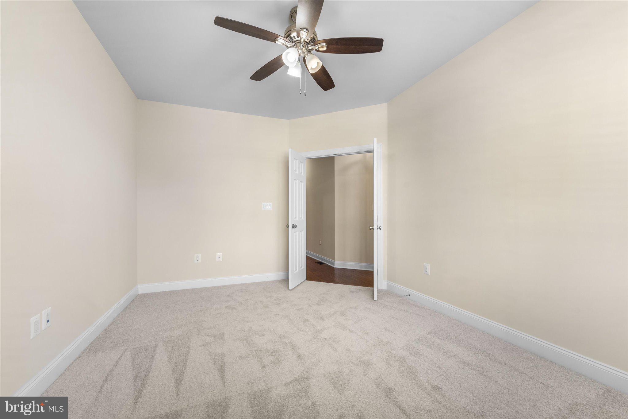 22990 Weybridge Square Ashburn, VA 20148 - Photo 21 of 66 Main Level Office