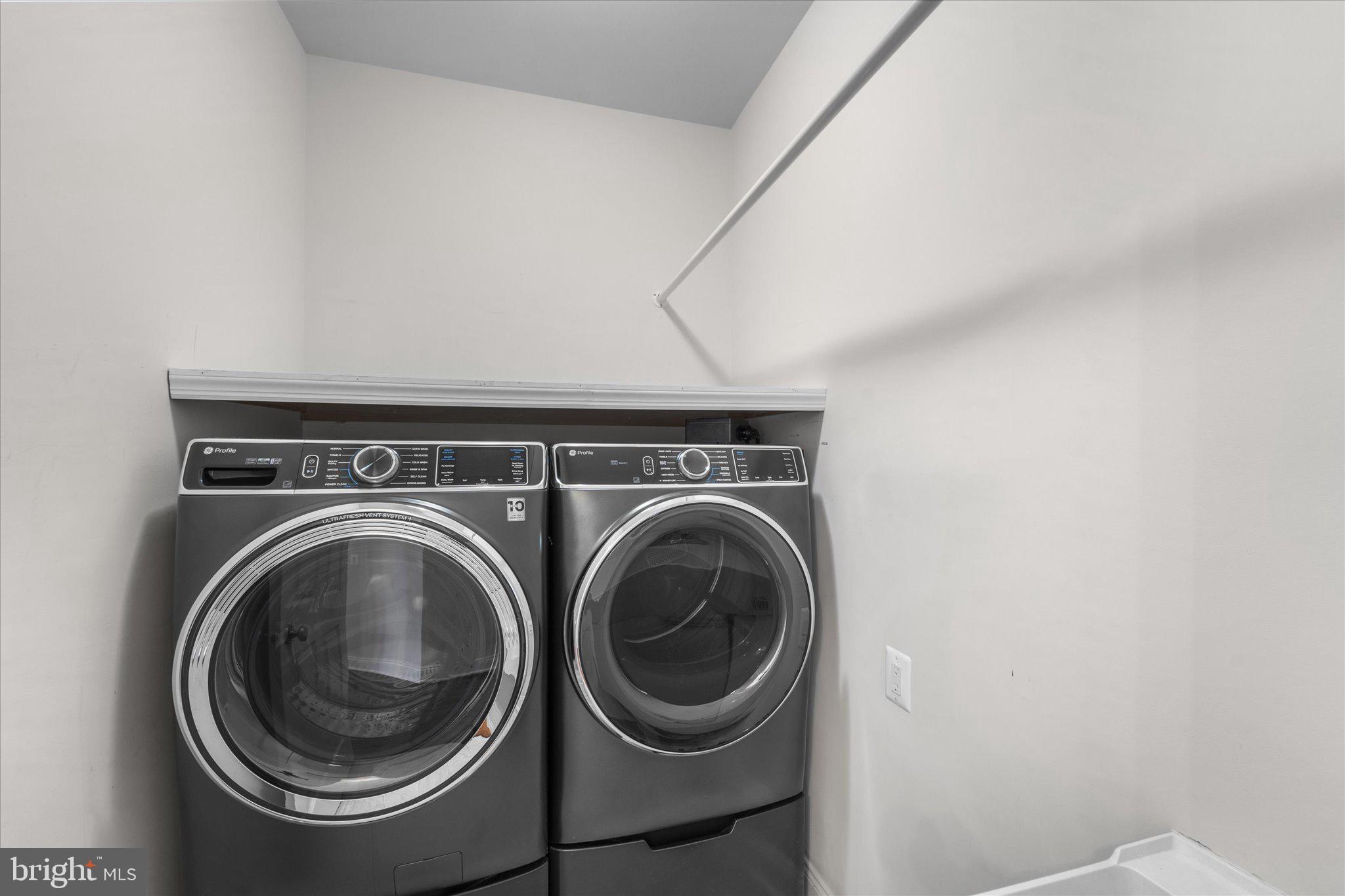 22990 Weybridge Square Ashburn, VA 20148 - Photo 23 of 66 Main Level Laundry Room
