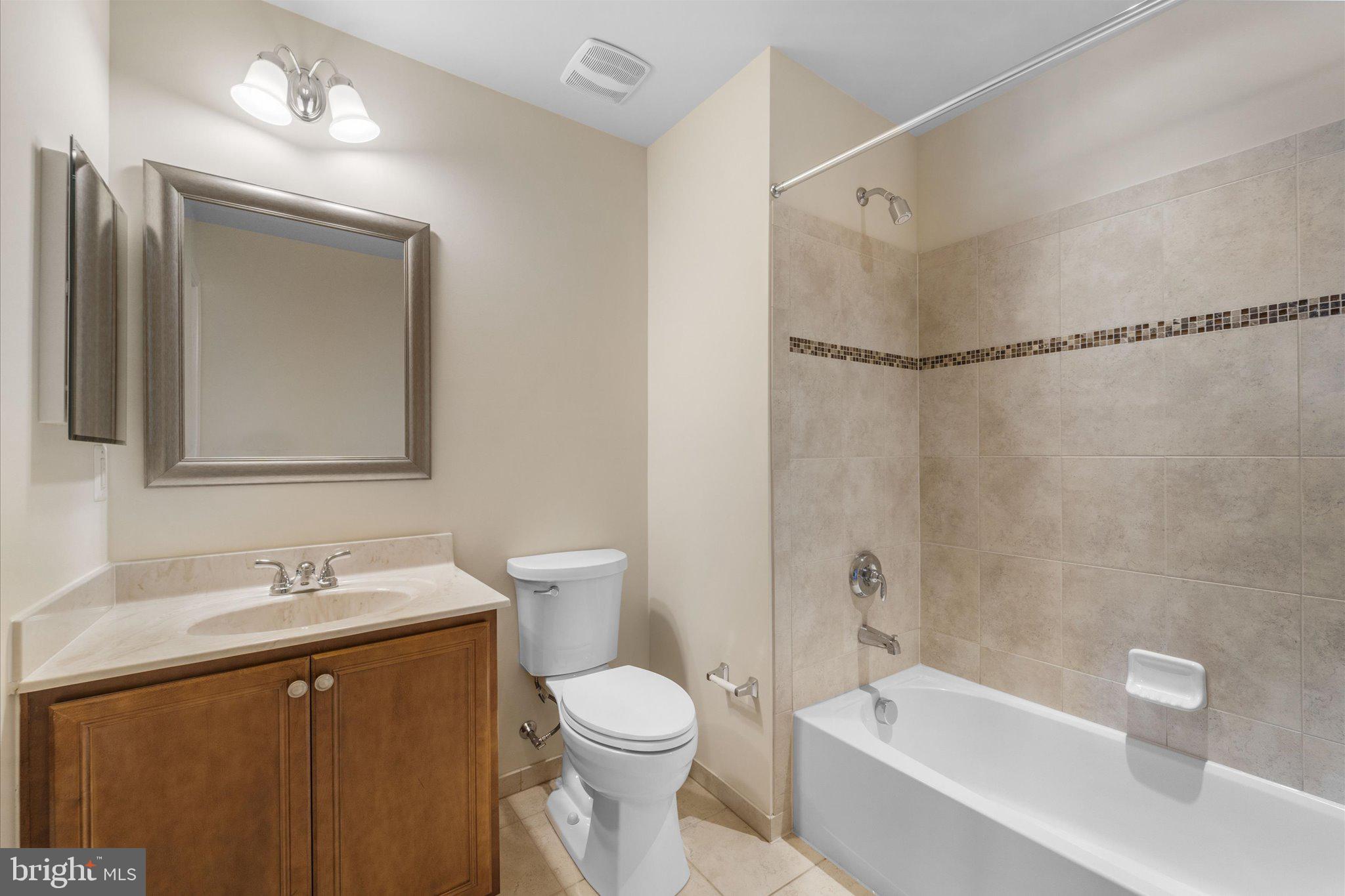 22990 Weybridge Square Ashburn, VA 20148 - Photo 35 of 66 Upper Full Bath #3