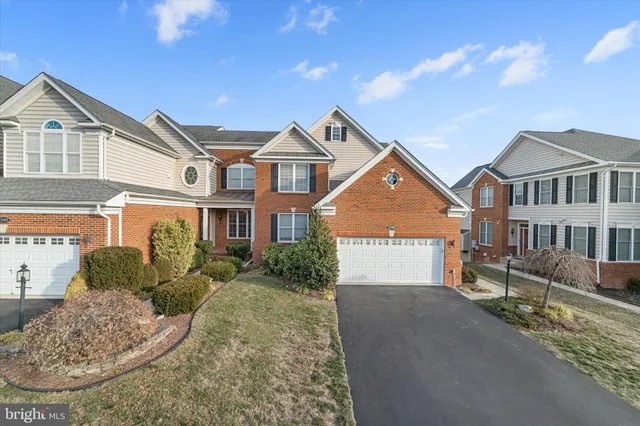 $975,000 | 22990 Weybridge Square, Ashburn, VA 20148