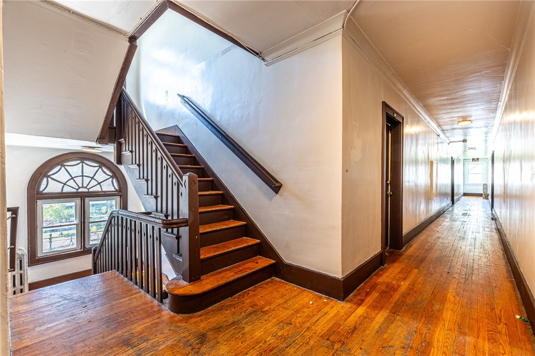 865 Lake Avenue Rochester, NY 14613 - Photo 8 of 34