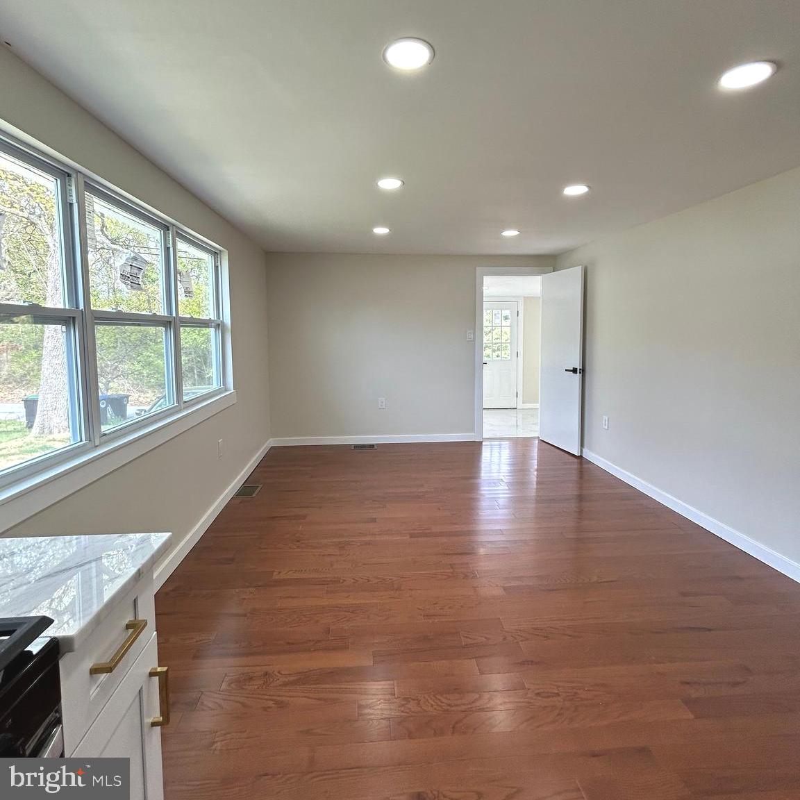 352 Roosevelt Avenue Lindenwold, NJ 08021 - Photo 14 of 33