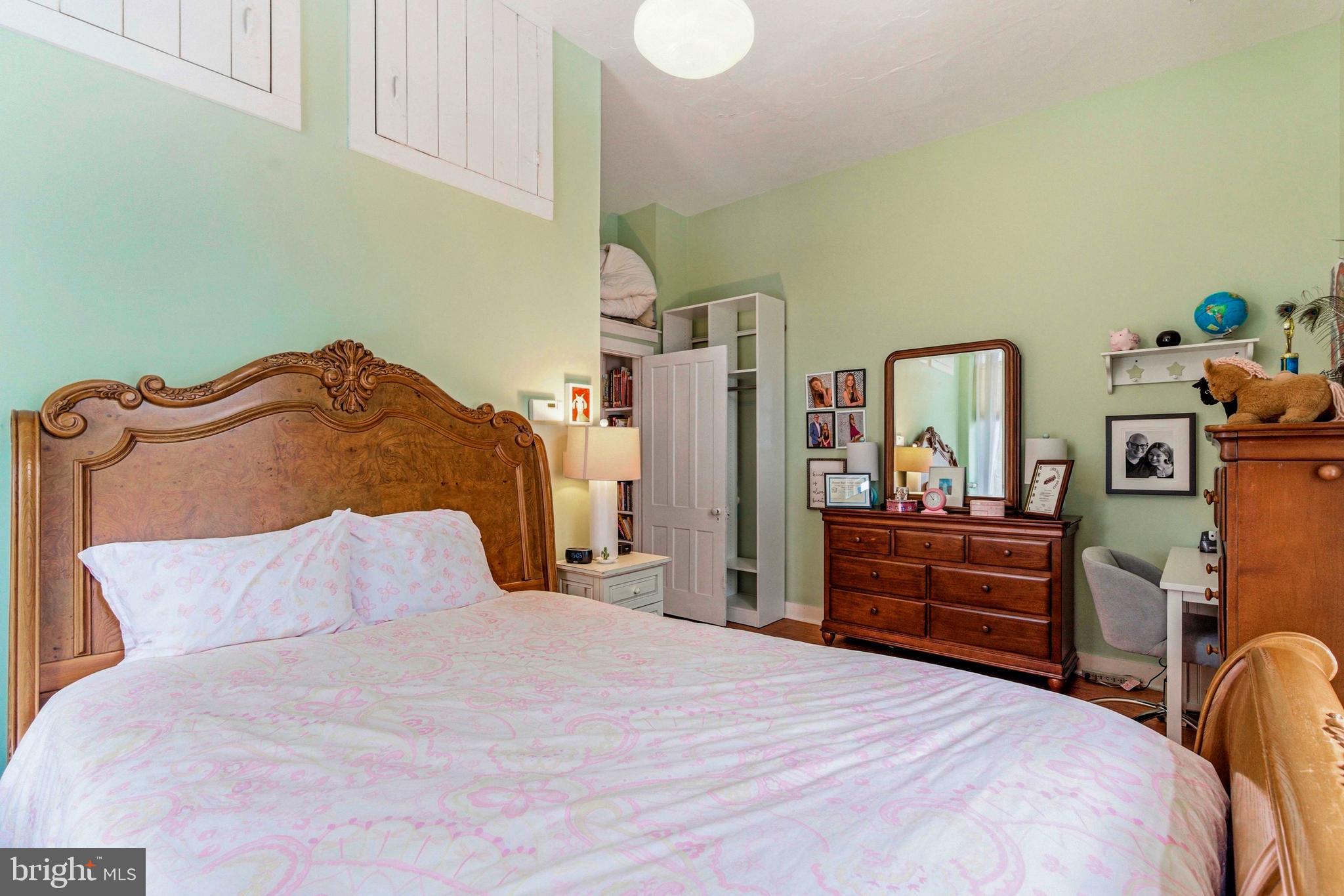 1 Wilson Drive Stockton, NJ 08559 - Photo 24 of 75 Second bedroom with extra storage above. Bed stays