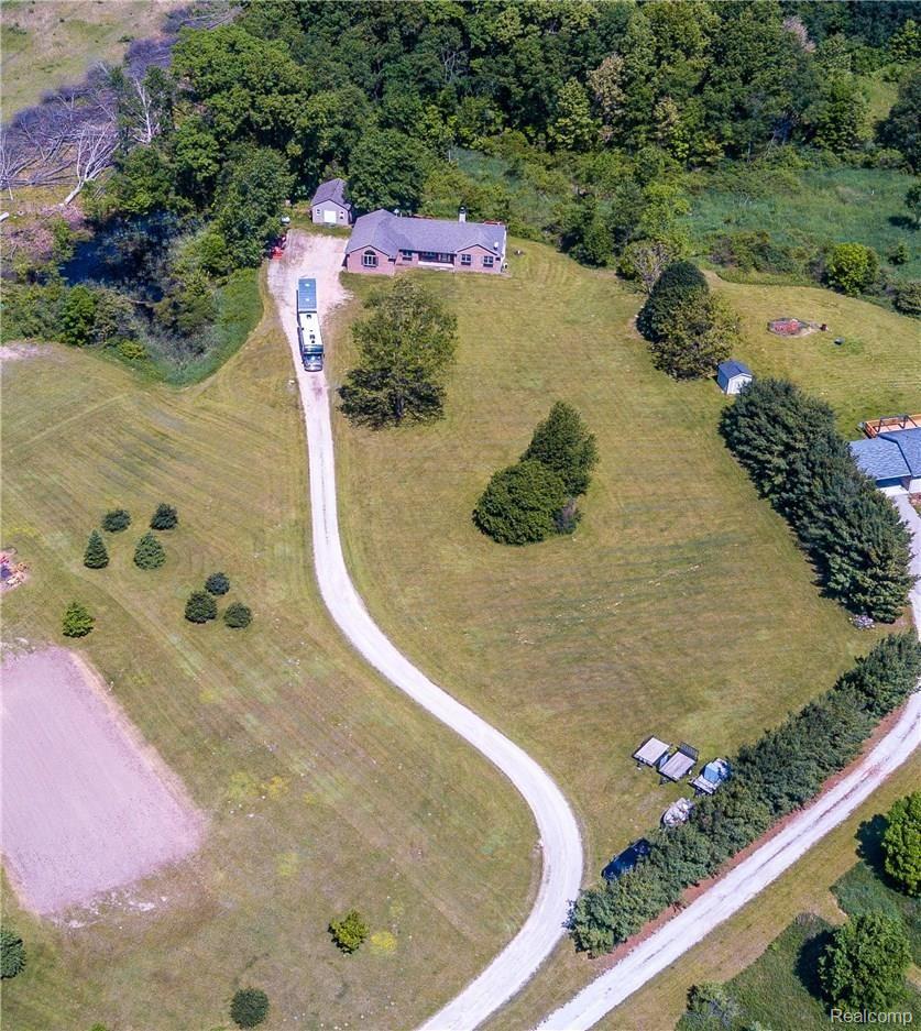 5886 Lange Road Howell, MI 48843 - Photo 7 of 14 4.jpg