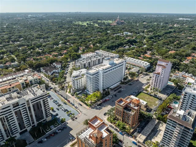 $360,000 | 700 Biltmore Way, Unit 219, Coral Gables, FL 33134