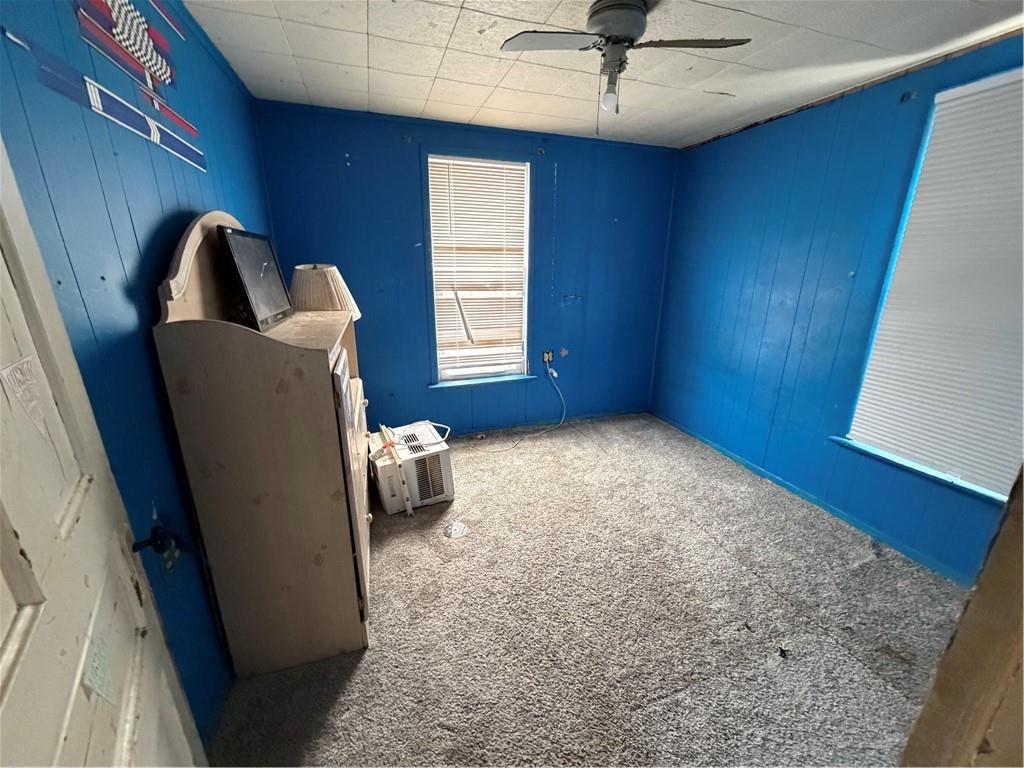 467 Reno Street Rochester, PA 15074 - Photo 10 of 11 a living room with furniture and a window