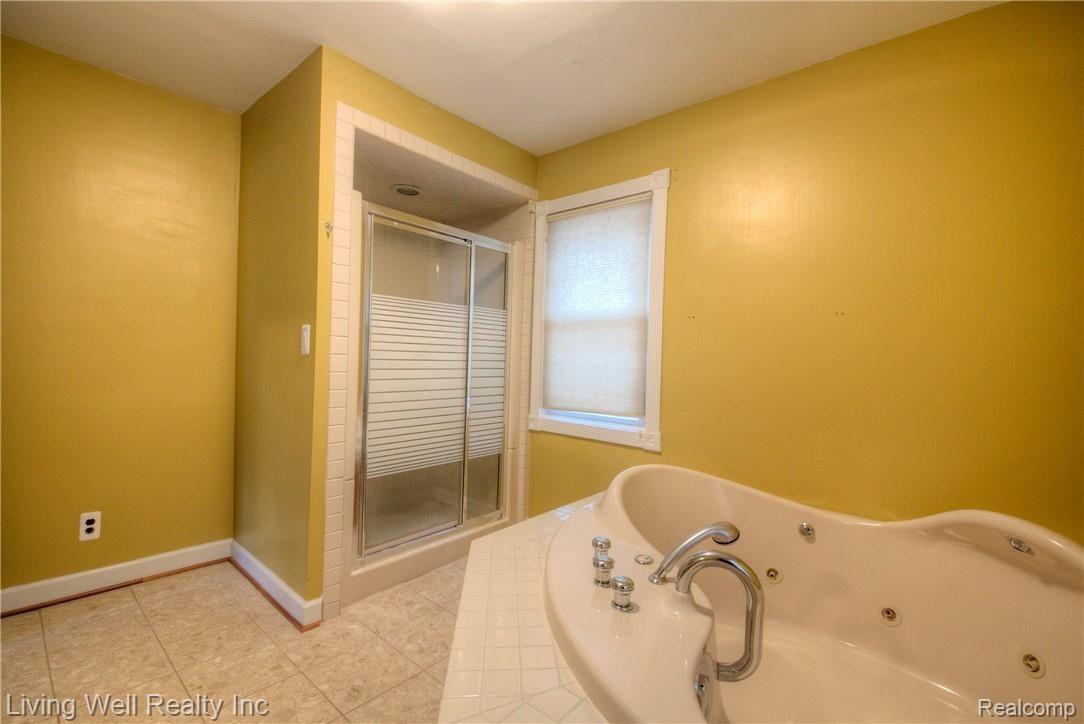 6330 Hatchery Road Waterford, MI 48329 - Photo 33 of 42 FihL3wVI.jpeg