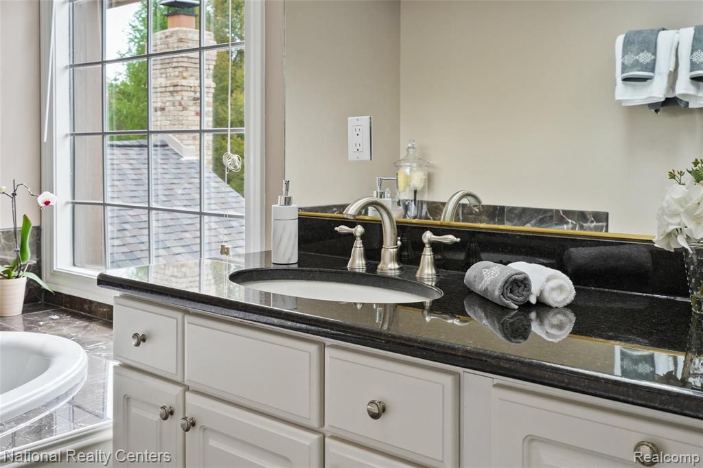 801 Peach Tree Lane Rochester Hills, MI 48306 - Photo 29 of 54