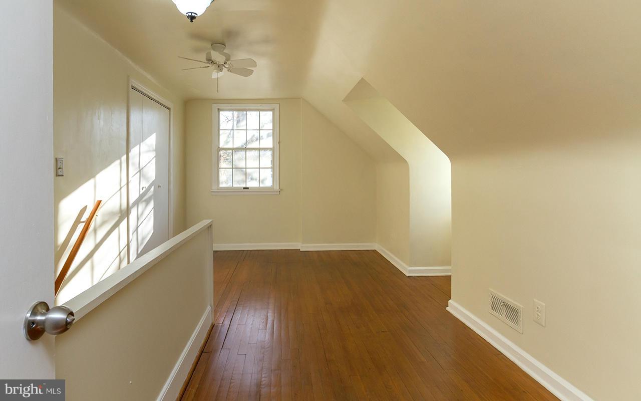 8103 Rider Avenue Baltimore, MD 21204 - Photo 23 of 30 Ideal sitting or dressing room
