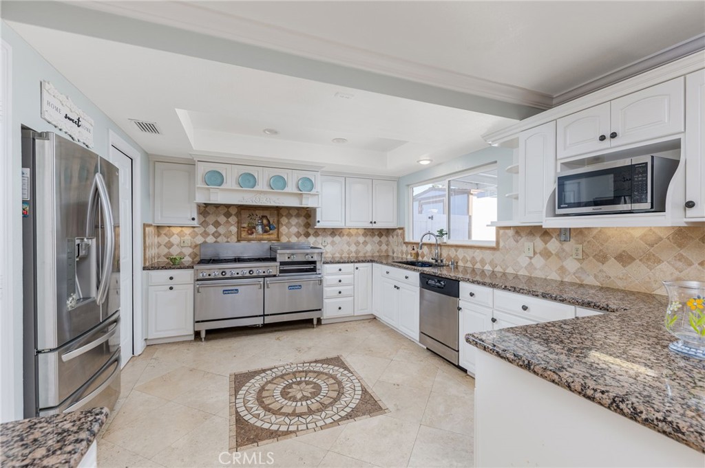 15510 Surrey Court Riverside, CA 92506 - Photo 13 of 61